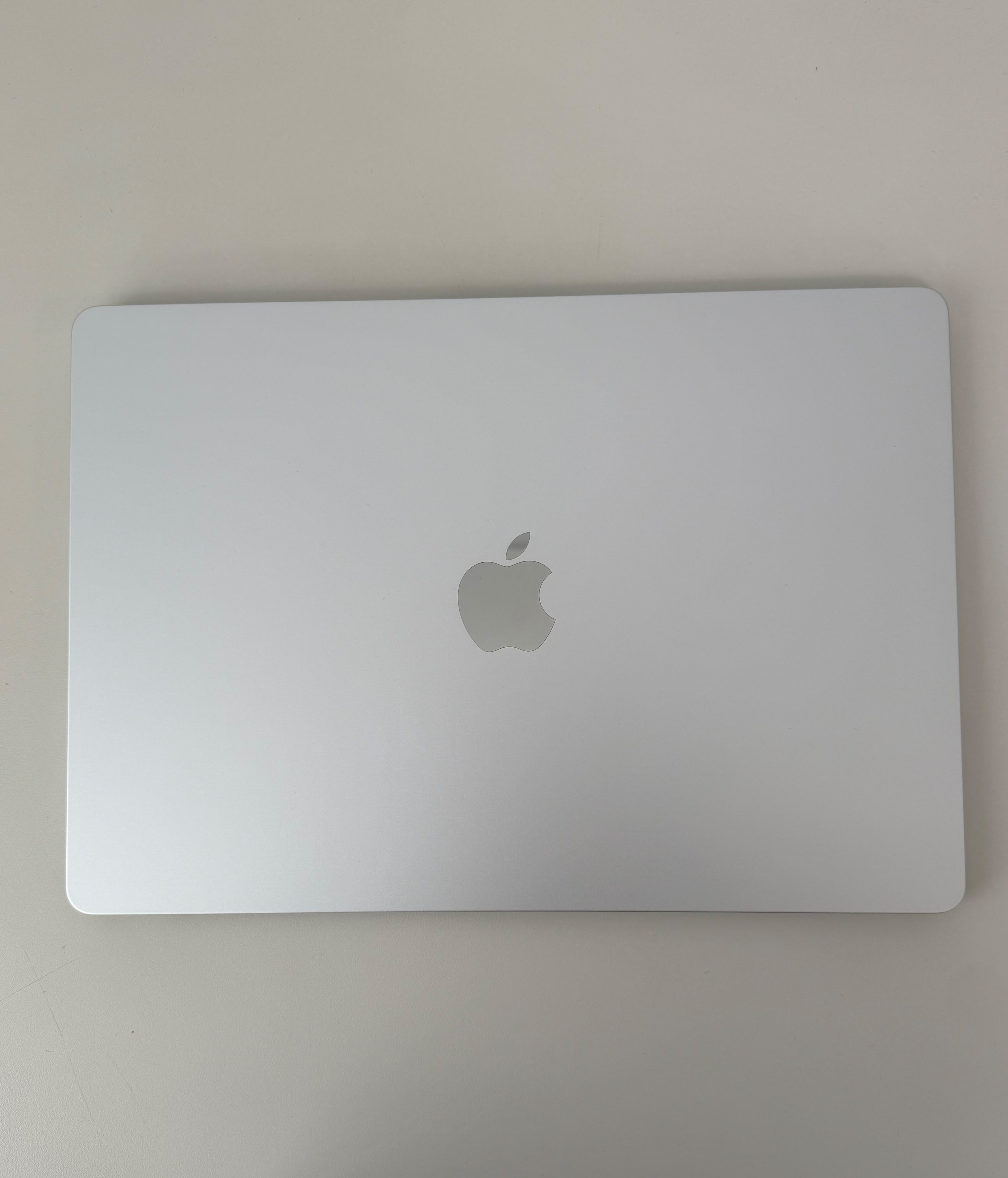 MacBook Air 15" (2026) M5 / 16GB / 512GB SSD -  Prateado - Seminovo
